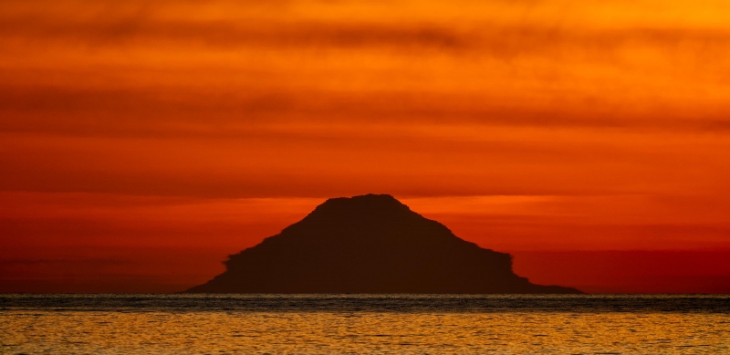 Iliamna-Volcano-3200-at-sunset-_A1G5410-Kachemak-Bay-AK