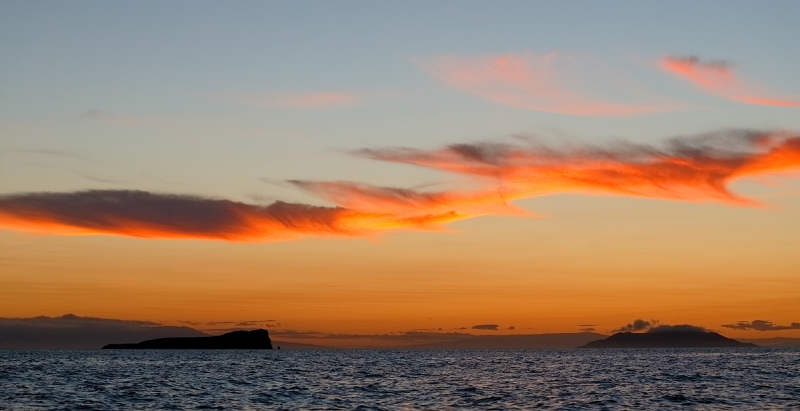 sunset-_q8r8098-dragon-hill-santa-cruz-galapagos