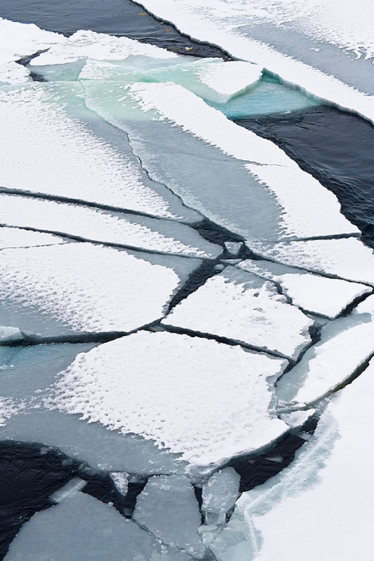 cracked-ice-patterns-_BUP4927Antarctic-Sound,-Antarctica