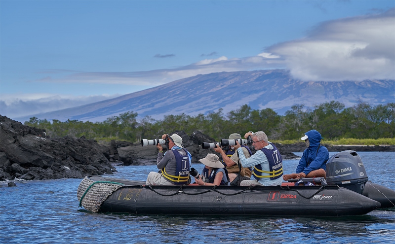 photographers-in-panga-_A7R0150-Punta-Moreno-Isabela-Galapagos-1