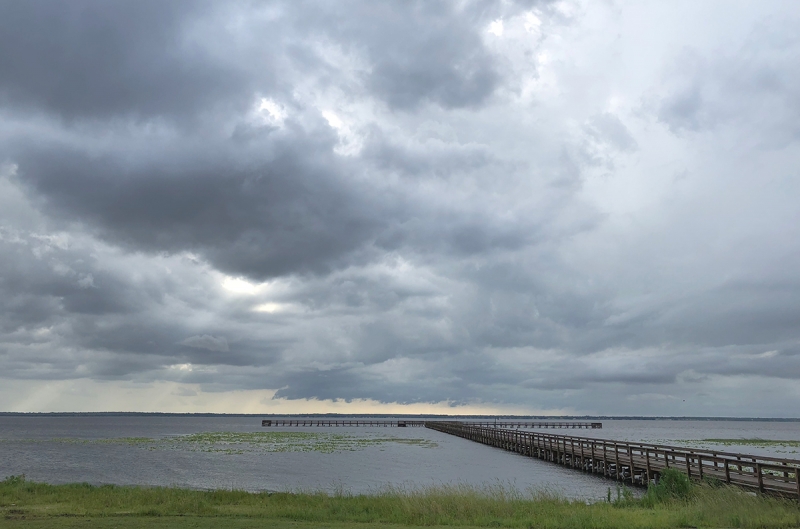 pier-in-storm-ILE-IMG_0383