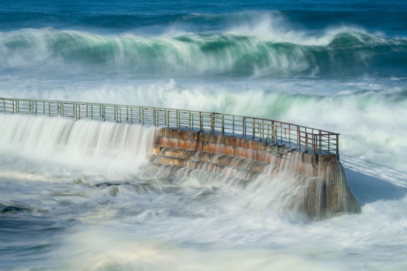 Childrens-Pool-3200-breakwater-on-huge-surf-day-_A1G8923-San-Diego-CA